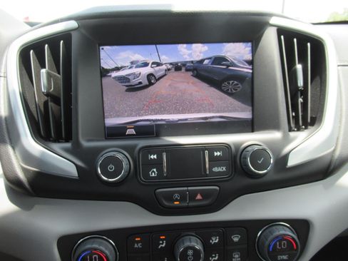 Used 2023 GMC Terrain SLT FWD image 28