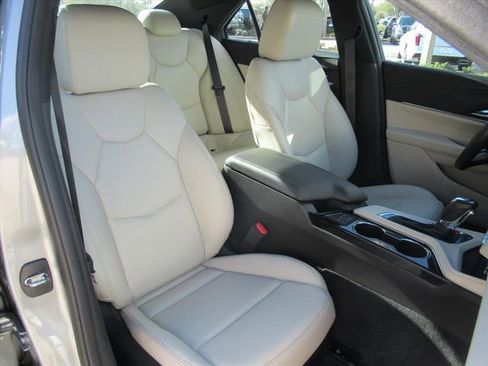 Used 2023 Cadillac CT4 Luxury w/ Sun And Sound Package RWD image 11