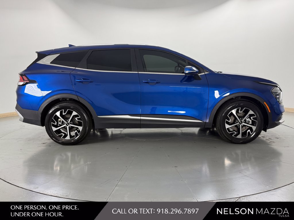 Used 2024 Kia Sportage EX FWD image 5