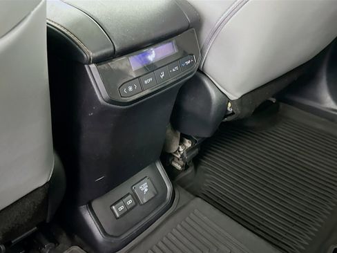 Used 2023 Toyota Highlander Bronze Edition image 26