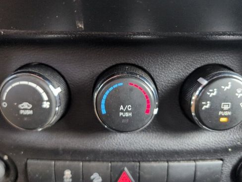 Used 2014 Jeep Wrangler Unlimited Sport w/ Quick Order Package 24S image 19