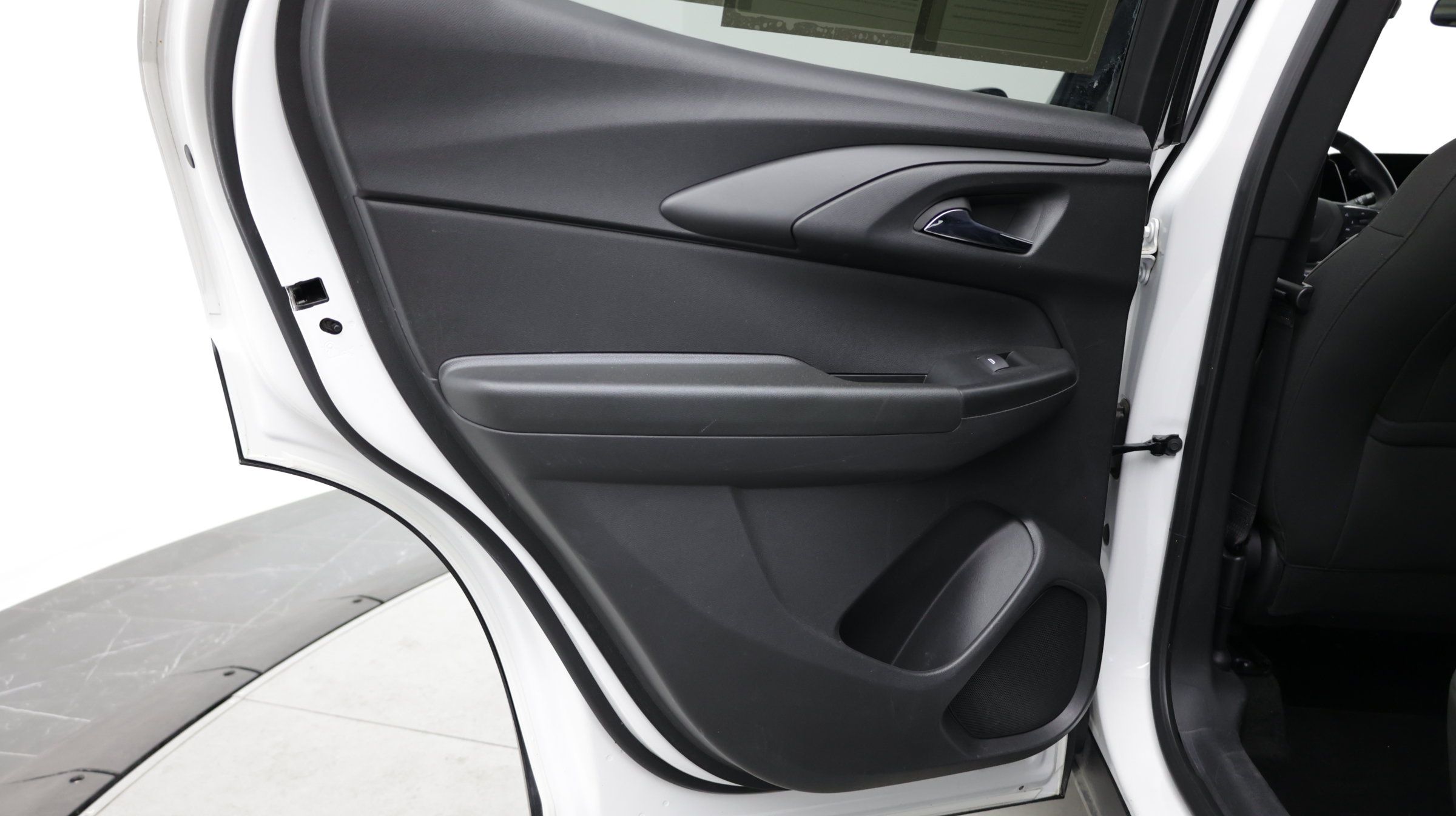 Used 2024 Chevrolet TrailBlazer LT w/ LT Cold Weather Package FWD image 29