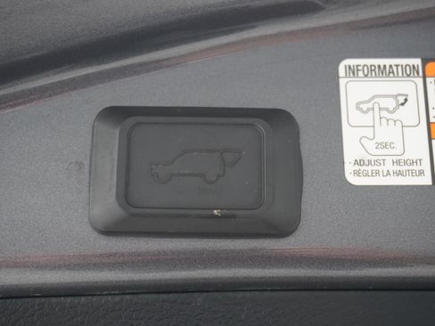 Used 2015 Toyota RAV4 Limited FWD image 24