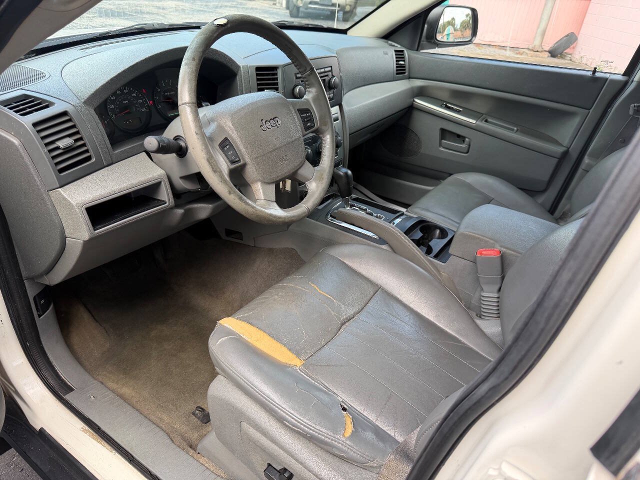 Used 2006 Jeep Grand Cherokee Laredo RWD image 6