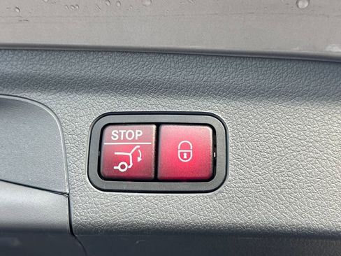 Used 2020 Mercedes-Benz GLE 350 4MATIC image 32