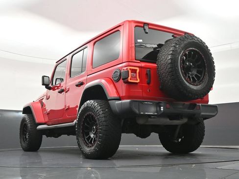 Used 2018 Jeep Wrangler Unlimited Sahara w/ LED Lighting Group AWD/4WD image 25