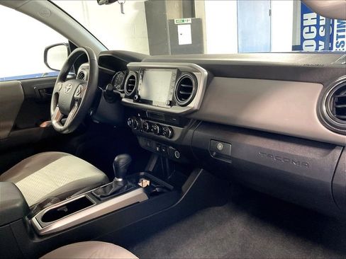 Used 2023 Toyota Tacoma SR5 AWD/4WD image 14