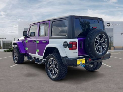 Used 2023 Jeep Wrangler Unlimited Sahara w/ Cold Weather Group AWD/4WD image 3