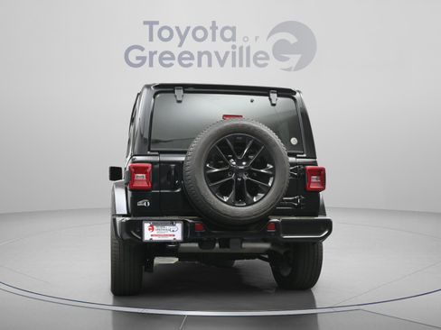 Used 2023 Jeep Wrangler Unlimited Sahara image 11