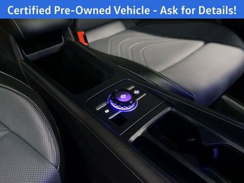 Certified 2025 Volkswagen Tiguan SE w/ Panoramic Sunroof Package image 54