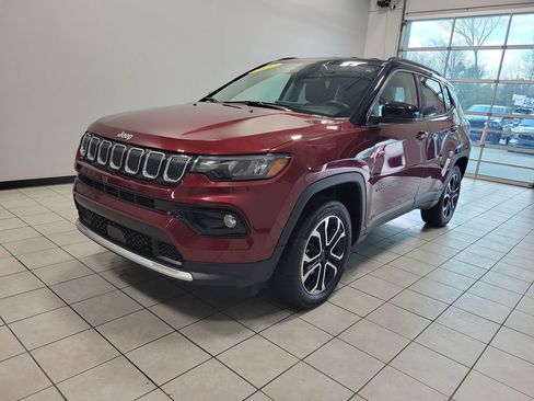 Used 2022 Jeep Compass Limited image 3