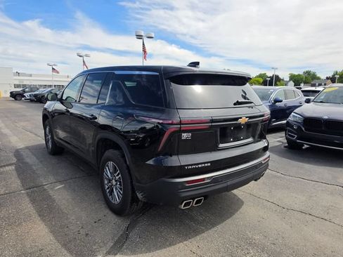 Used 2024 Chevrolet Traverse LS w/ LPO, Floor Liner Package FWD image 3