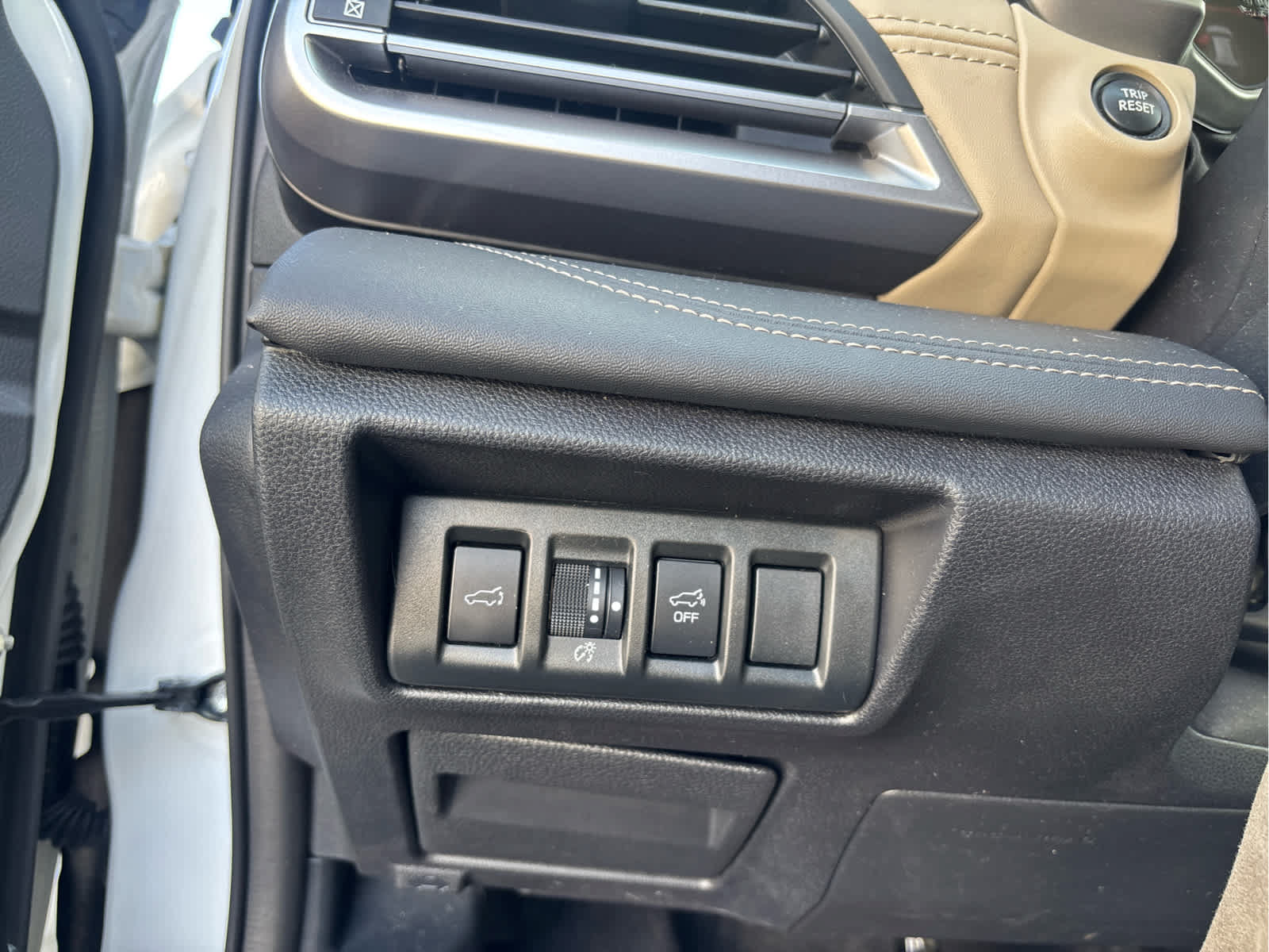 Used 2024 Subaru Outback Limited AWD/4WD image 27