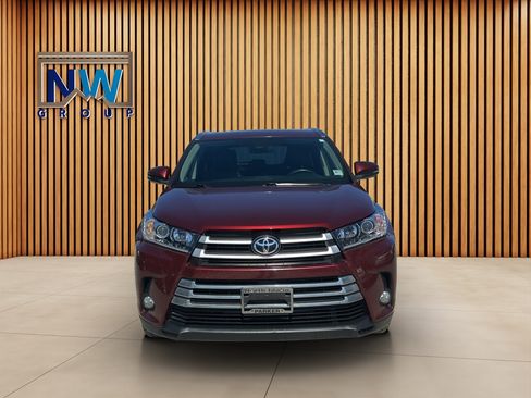 Used 2017 Toyota Highlander Limited image 18
