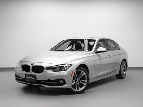 Used 2018 BMW 330i xDrive Sedan AWD/4WD image 6