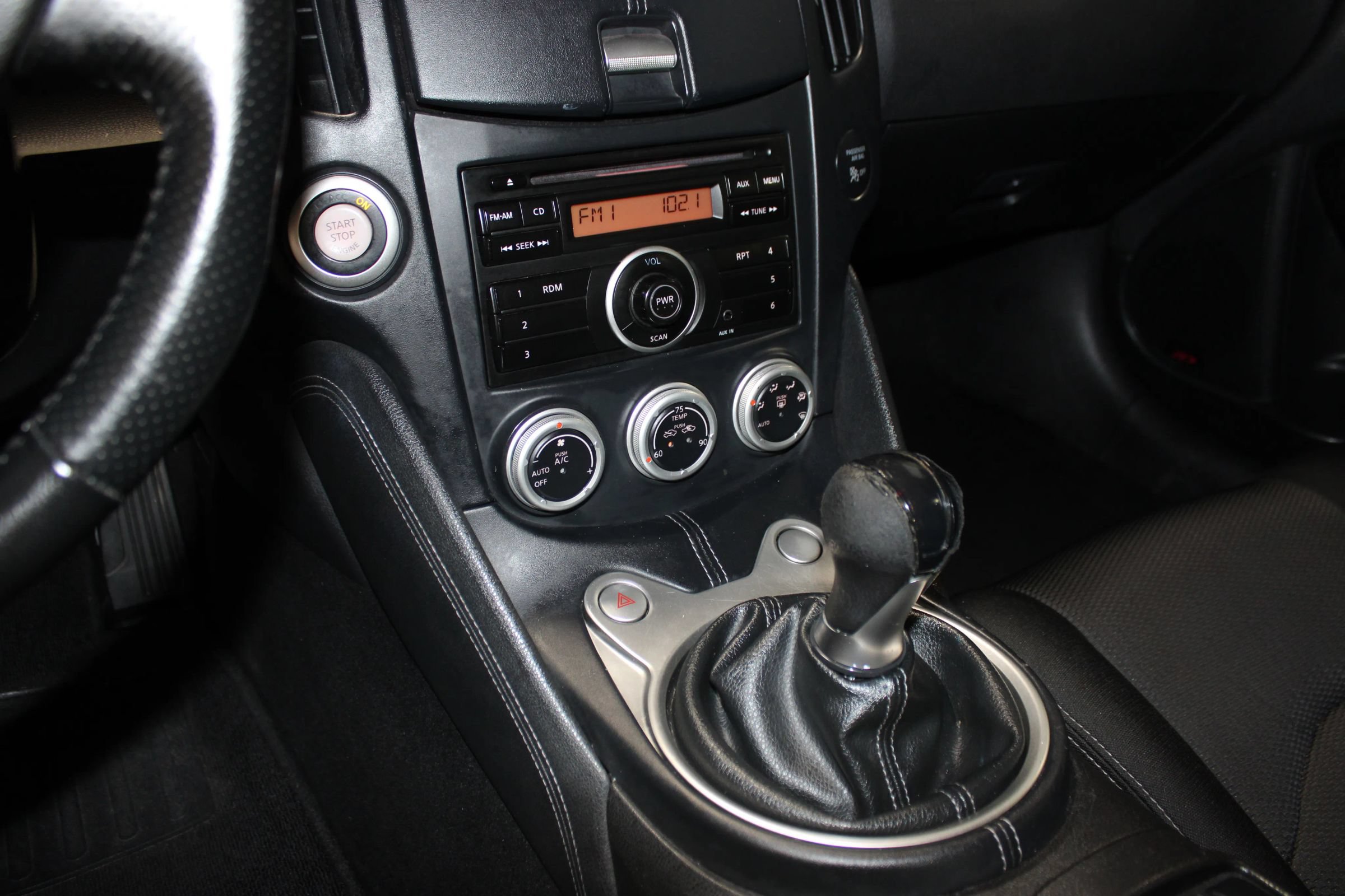Used 2012 Nissan 370Z Coupe RWD image 17