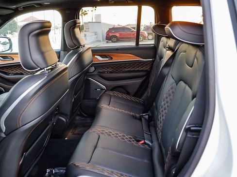 New 2025 Jeep Grand Cherokee Summit image 23