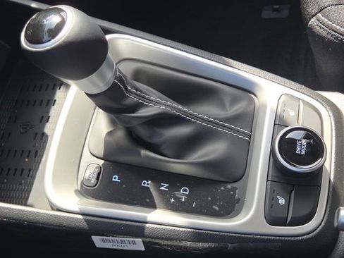 New 2026 Hyundai Venue SEL FWD image 31