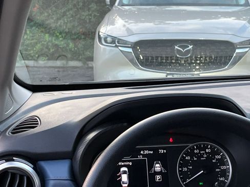 Used 2025 Nissan Versa SV image 33