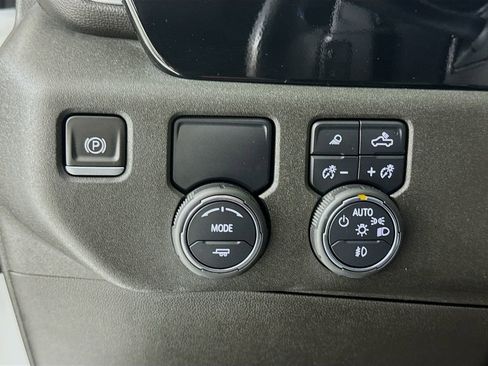 Used 2023 Chevrolet Silverado 1500 LTZ image 9