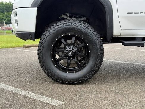 Used 2020 GMC Sierra 2500 Denali w/ Denali Ultimate Package AWD/4WD image 9