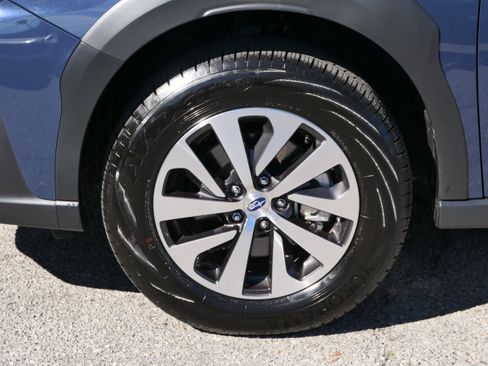 Certified 2025 Subaru Outback Premium image 9