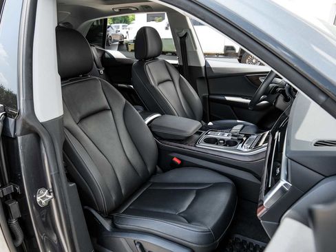 Used 2020 Audi Q8 Premium Plus w/ Premium Plus Package image 39