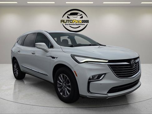 Used 2024 Buick Enclave Premium image 1