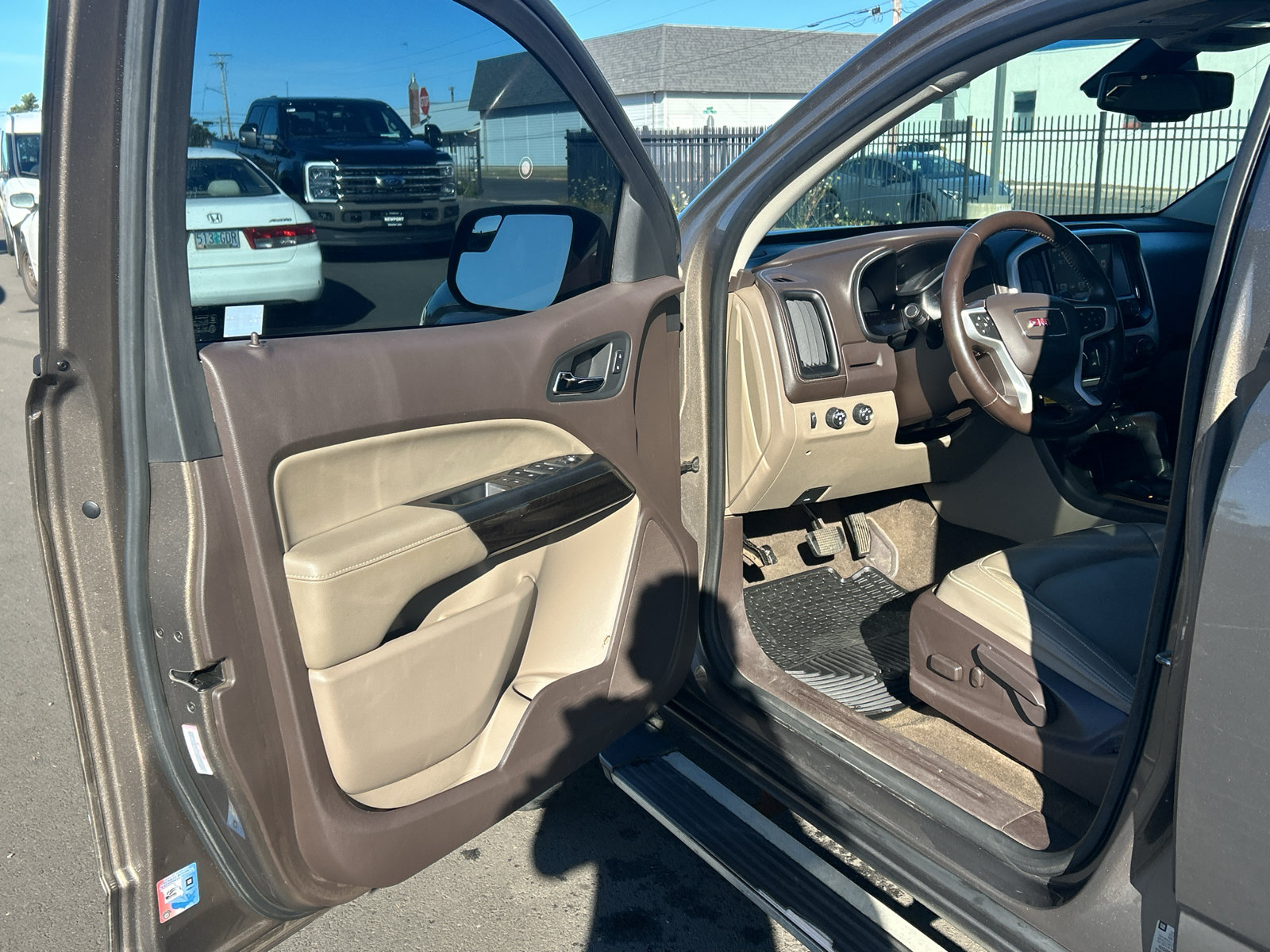 Used 2016 GMC Canyon SLT w/ Driver Alert Package AWD/4WD image 14