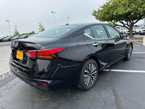 New 2025 Nissan Altima 2.5 SV image 3
