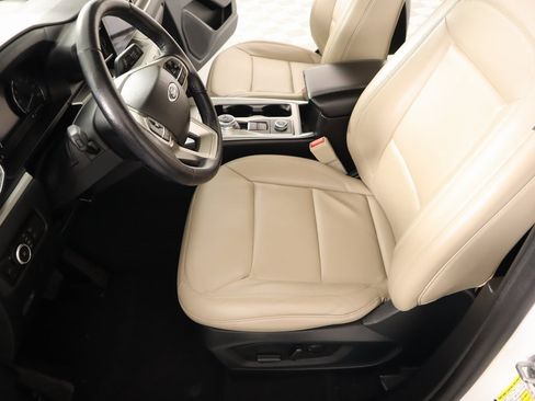 Used 2023 Ford Explorer XLT w/ Equipment Group 202A image 11