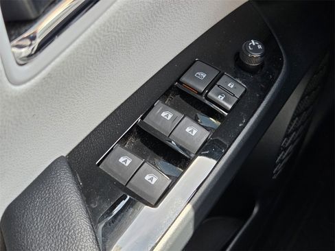 Used 2016 Toyota Prius Two image 21