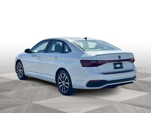 Used 2025 Volkswagen Jetta SE FWD image 6