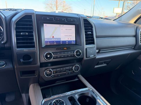 Used 2021 Ford Expedition XLT image 12