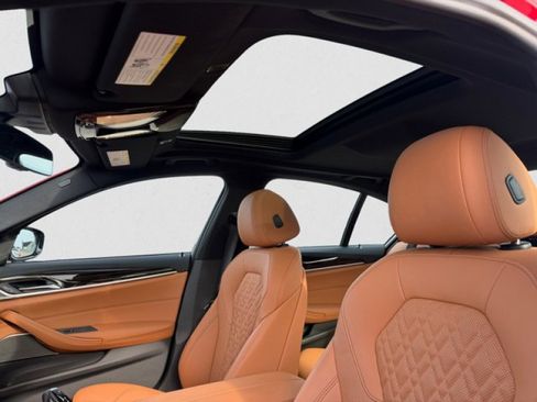 Used 2022 BMW 530i xDrive w/ M Sport Package image 12