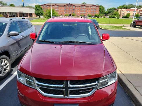 Used 2015 Dodge Journey SXT w/ Flexible Seating Group FWD image 2