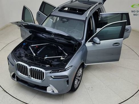 Used 2025 BMW X7 xDrive40i AWD/4WD image 89