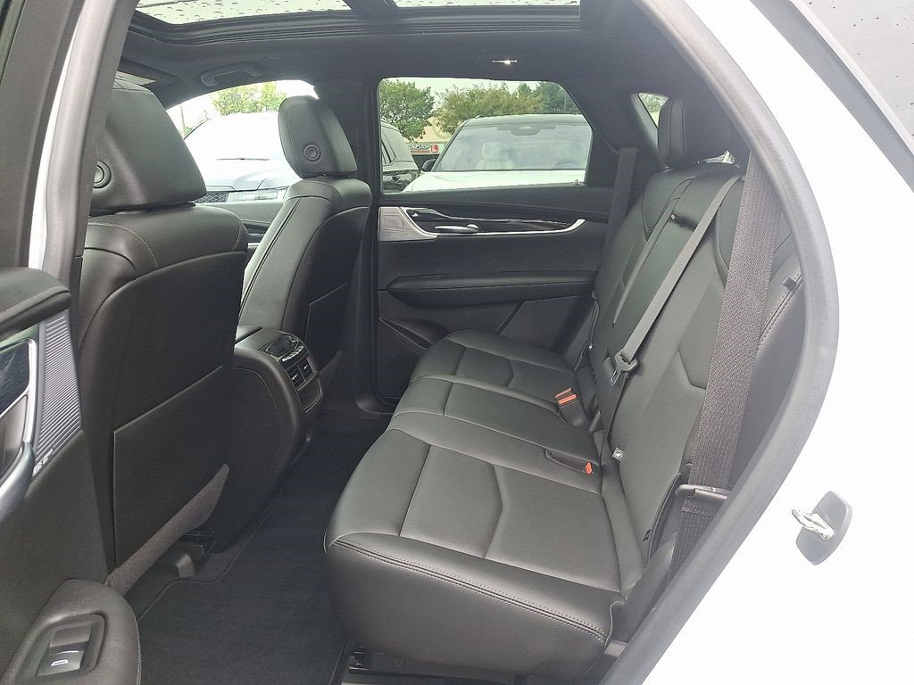 Certified 2024 Cadillac XT5 Premium Luxury AWD/4WD image 9