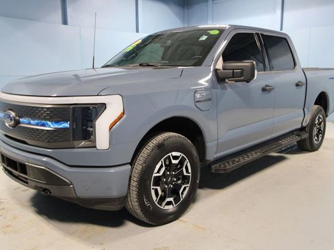 Used 2023 Ford F150 Lightning XLT image 32