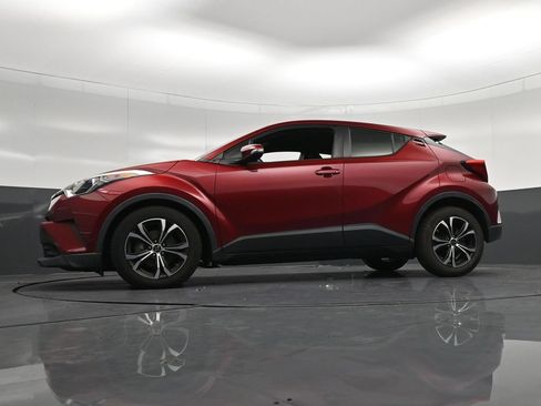 Used 2019 Toyota C-HR LE FWD image 30
