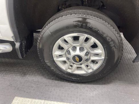 Used 2022 Chevrolet Silverado 2500 LT AWD/4WD image 20