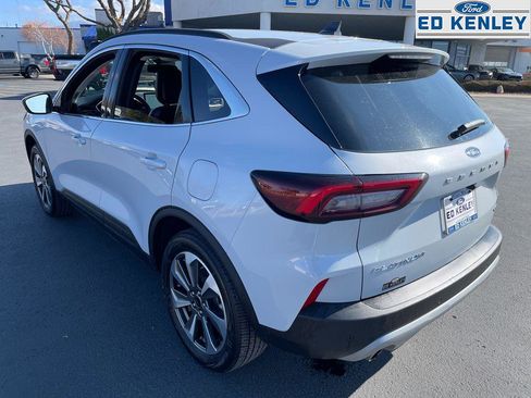 Used 2025 Ford Escape Platinum image 30