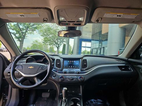 Used 2019 Chevrolet Impala LT FWD image 15