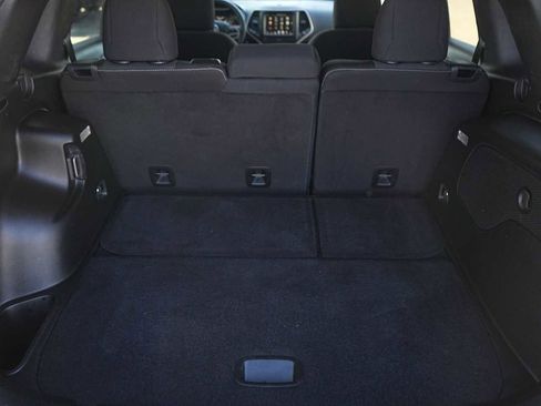 Used 2017 Jeep Cherokee Latitude w/ Comfort & Sound Group image 27