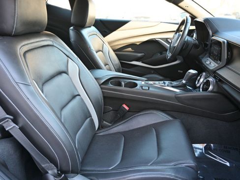 Used 2022 Chevrolet Camaro LT w/ Technology Package image 14