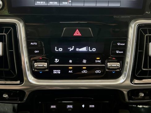 Used 2022 Kia Sorento SX AWD/4WD image 12