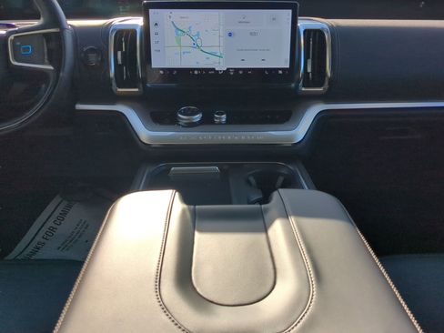 Certified 2025 Ford Expedition Platinum image 44