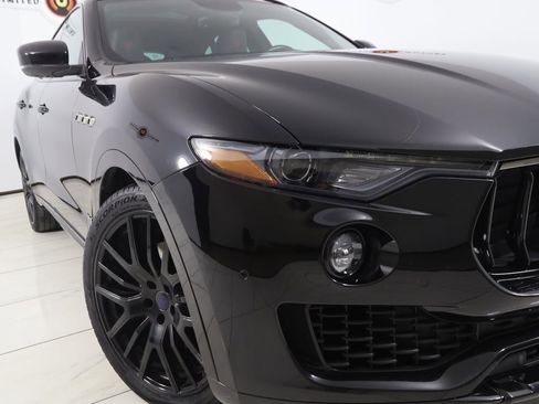 Used 2018 Maserati Levante GranSport image 21