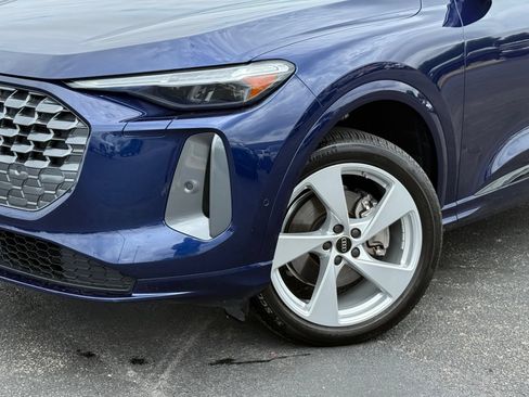 Certified 2025 Audi Q5 Premium w/ Premium Plus AWD/4WD image 3