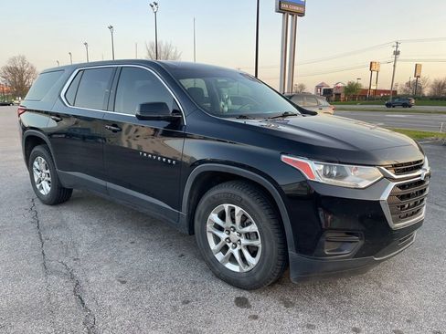 Used 2018 Chevrolet Traverse LS image 2